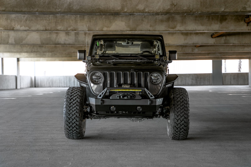 DV8 Offroad 07-23 Jeep Wrangler/Gladiator JT/JK/JL FS-25 Stubby Front Bumper w/Plated Bull Bar