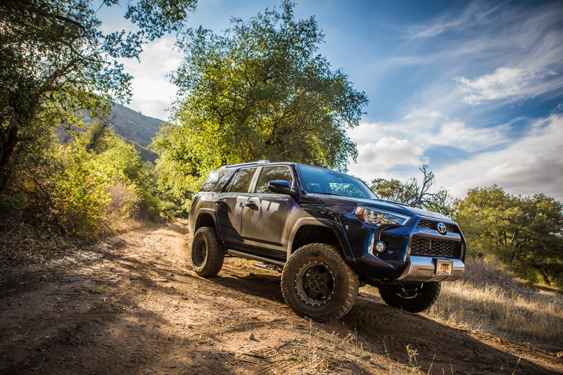 Fox 2005+ Toyota Tacoma 2.0 Perf Series 10.6in. Smooth Body IFP Rear Shock / 4-6in. Lift